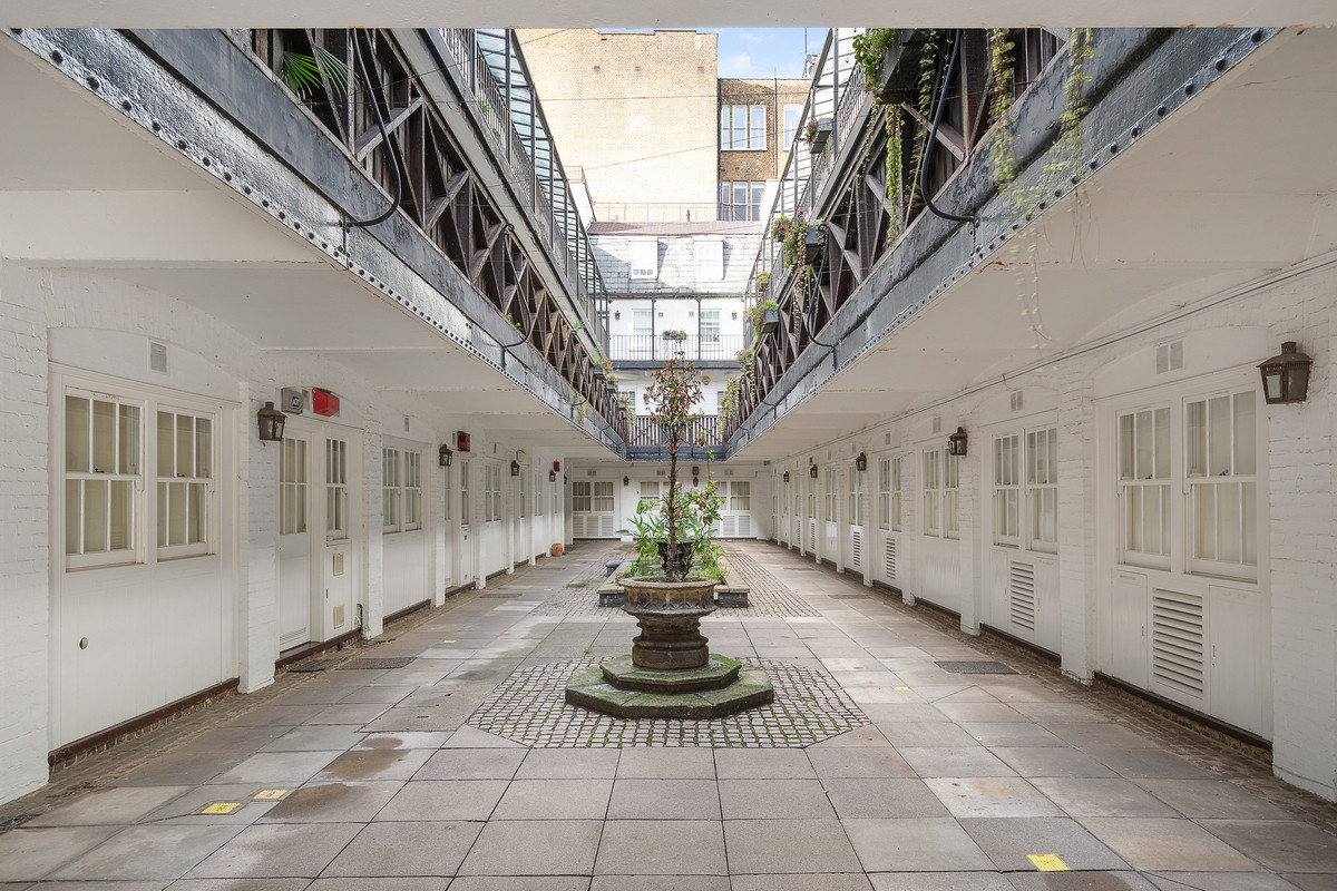 De Vere Mews
