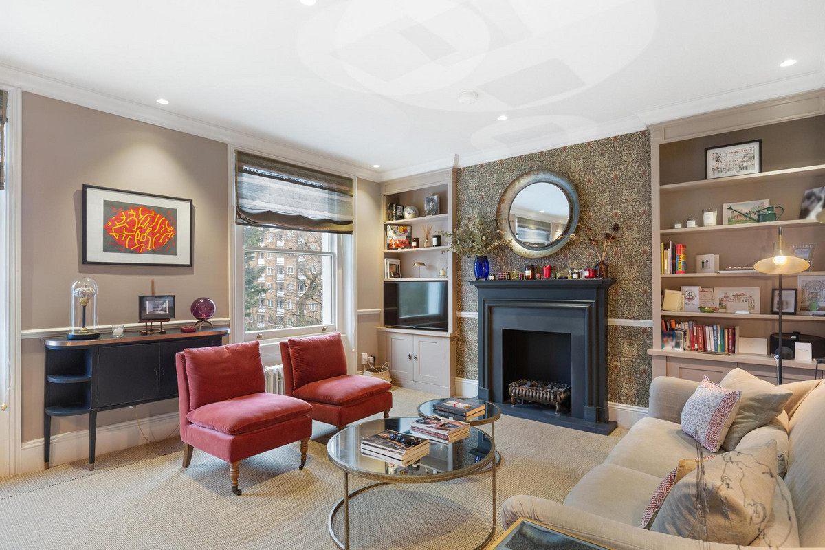 Holland Park Avenue